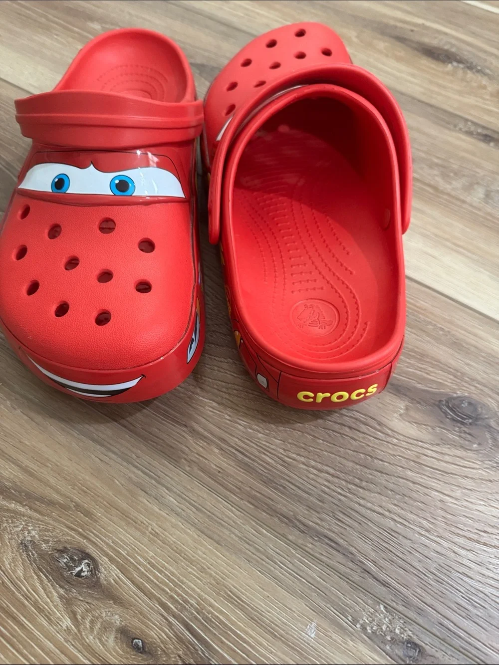 CROCS lightning McQueen men’s size 10 NWOT light works